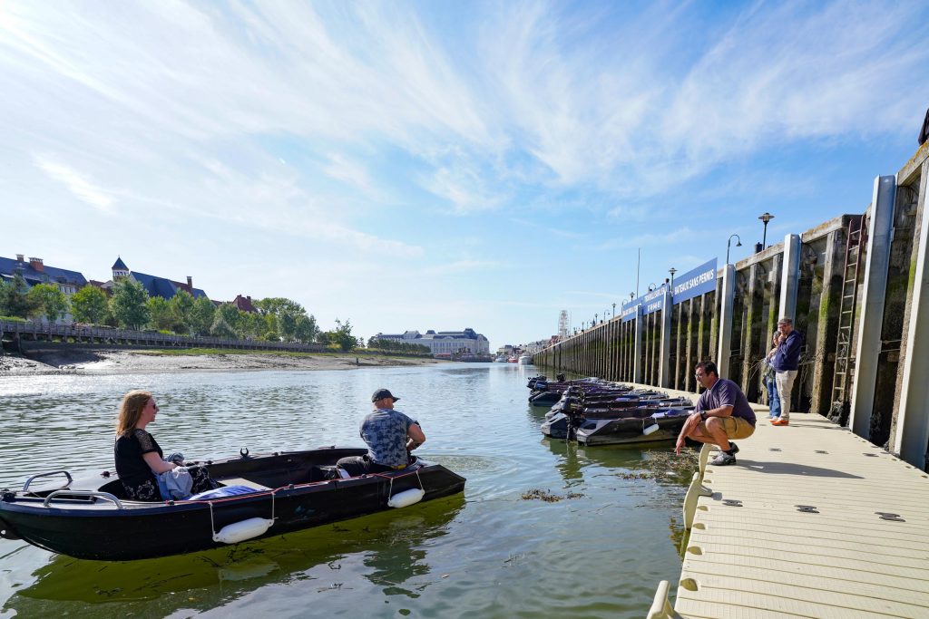 Enquete sur la Touques-Deauville Incentive-bateau-sans permis-touques-team-building-entreprise-loisirs-deauville-calvados-normandie